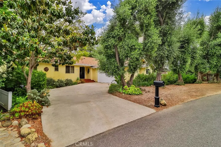 240 Portal ST, Oak View, CA 93022