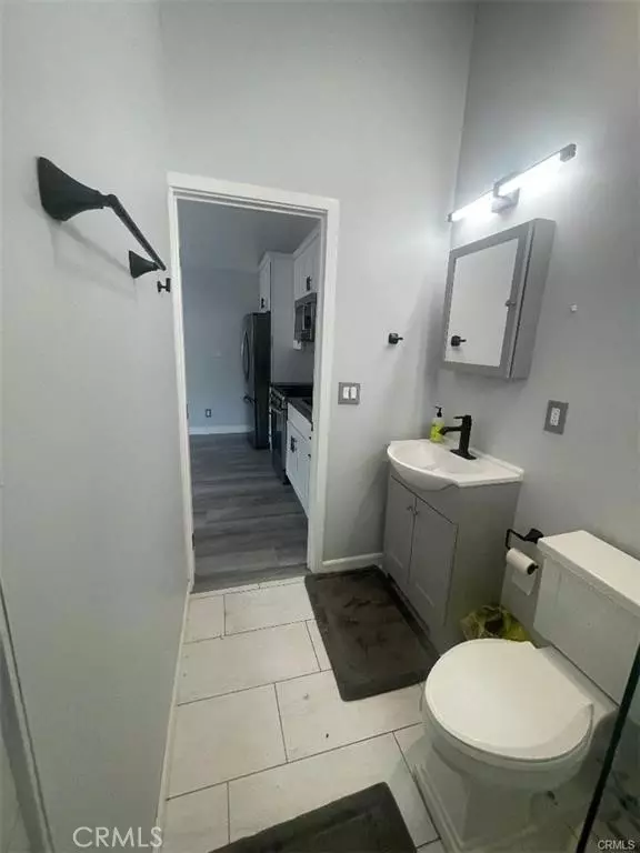 West Hills, CA 91307,23417 Vanowen ST