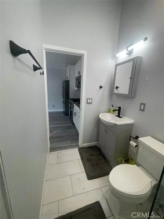 West Hills, CA 91307,23417 Vanowen ST