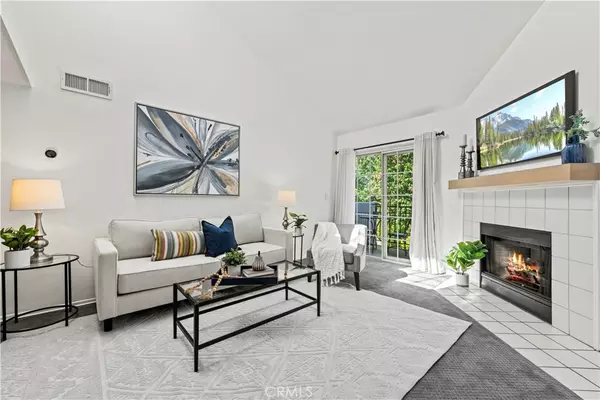 Valencia, CA 91355,24145 Del Monte DR #330