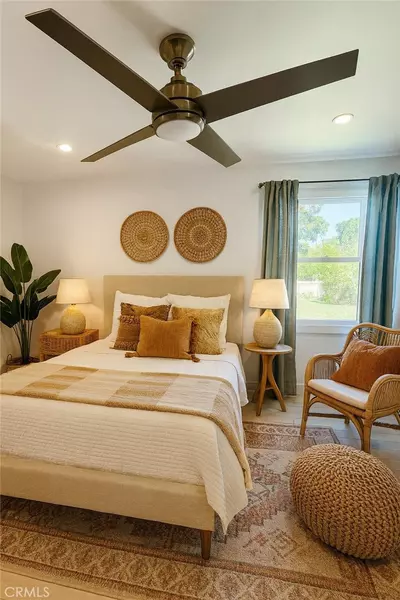 22149 Victory BLVD, Woodland Hills, CA 91303