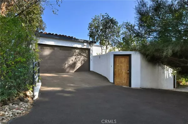 Los Angeles, CA 90046,8383 Wyndham RD