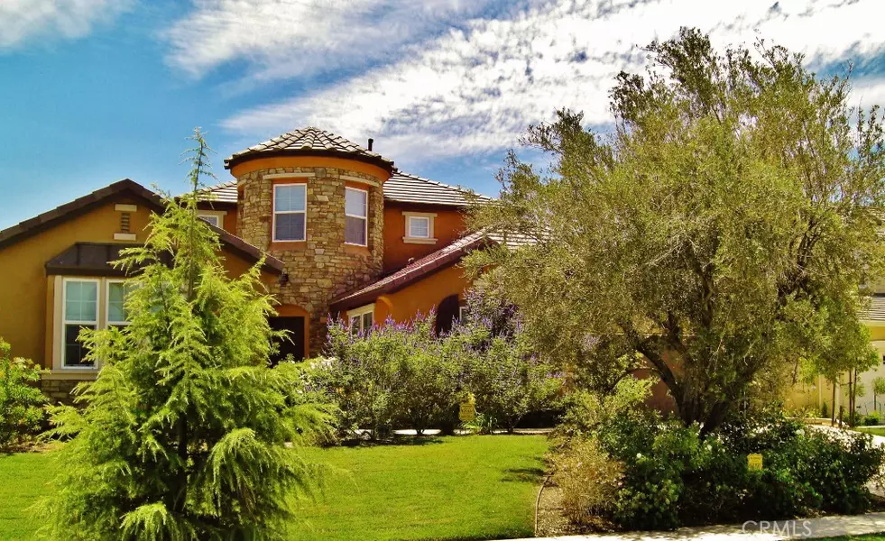 5206 Village Green LN, Bakersfield, CA 93306