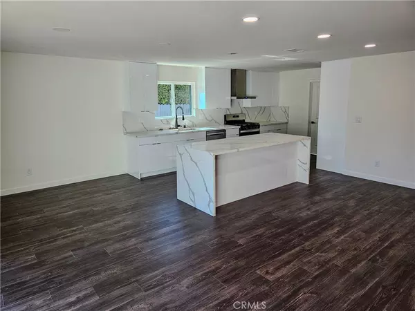 North Hollywood, CA 91605,12948 Lull ST