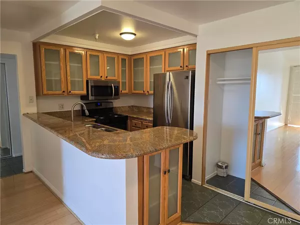 North Hollywood, CA 91601,5143 Bakman AVE #408