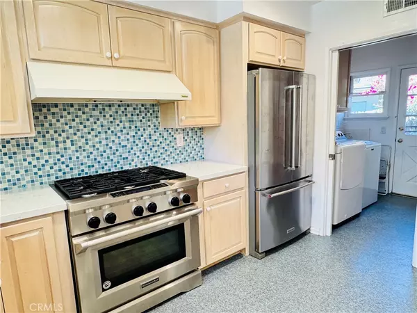 Van Nuys, CA 91405,6626 Matilija AVE