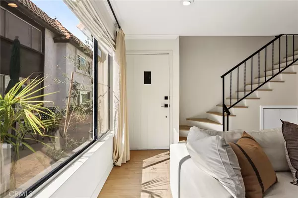 Sherman Oaks, CA 91423,14332 Dickens ST #20