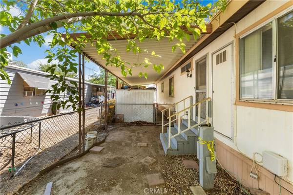 Lancaster, CA 93535,45800 Challenger Way #62