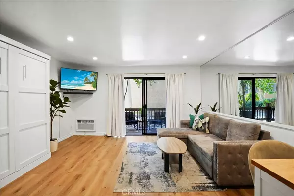 Woodland Hills, CA 91367,22100 Burbank BLVD #150F