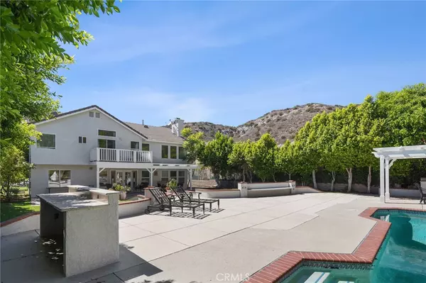 West Hills, CA 91304,24633 Stagg St