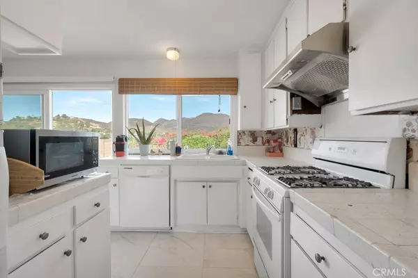 Newbury Park, CA 91320,245 Dickenson AVE