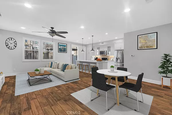 Saugus, CA 91350,22104 Barrington Way