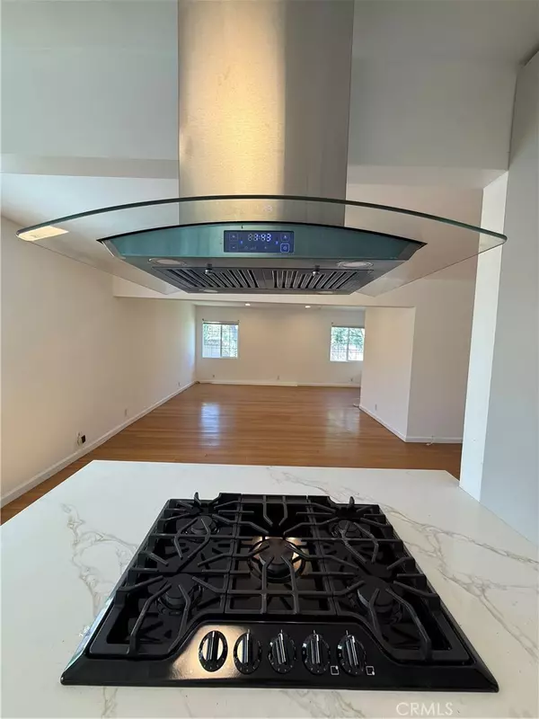 Reseda, CA 91335,19148 saticoy