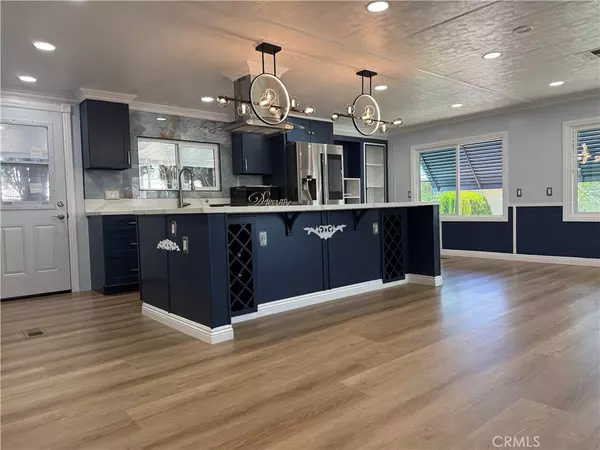 Canoga Park, CA 91304,8801 ETON