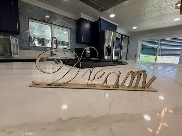 Canoga Park, CA 91304,8801 ETON