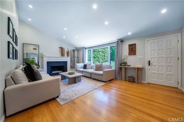 Woodland Hills, CA 91364,5150 Elvira