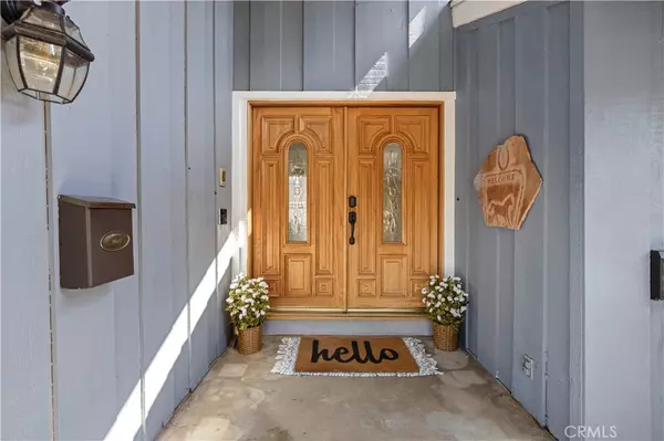 Valencia, CA 91355,25402 Via Escovar