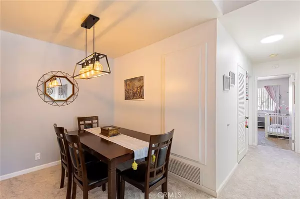 Saugus, CA 91350,27643 Susan Beth WAY #G