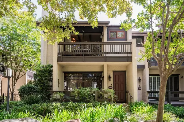 5711 Owensmouth AVE #127,  Woodland Hills,  CA 91367