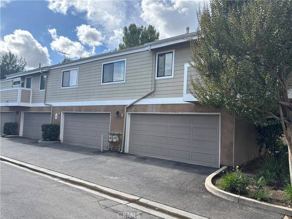 Granada Hills, CA 91344,10720 Woodley AVE #3