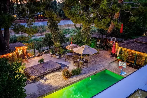 Valencia, CA 91355,25261 Avenida Rondel