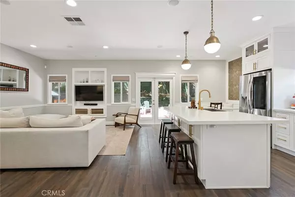 Woodland Hills, CA 91364,5179 Knollwood WAY