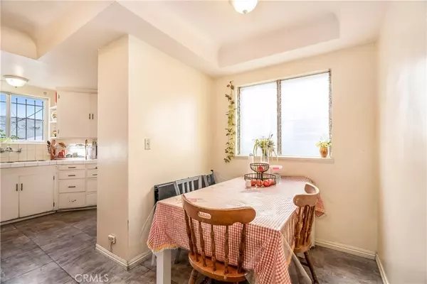 Los Angeles, CA 90047,6030 W Wilton