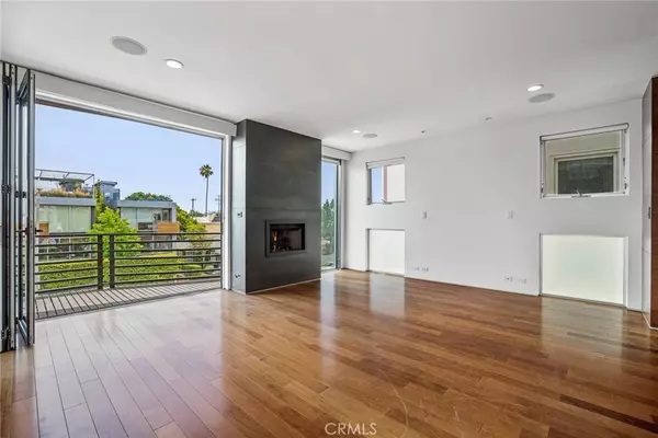 Venice, CA 90291,419 Venice WAY