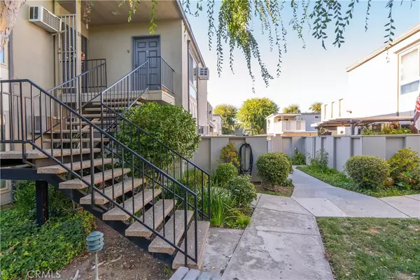 Woodland Hills, CA 91367,6041 Fountain Park ST #9