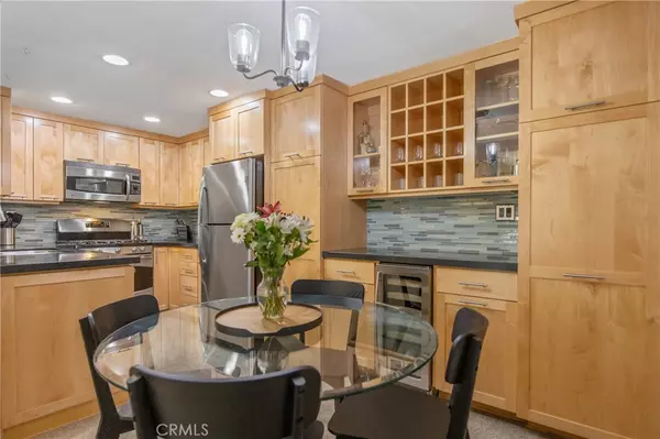 Valencia, CA 91355,23933 Del Monte DR #19