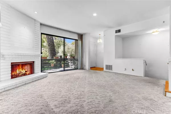 Woodland Hills, CA 91367,21821 Burbank #145