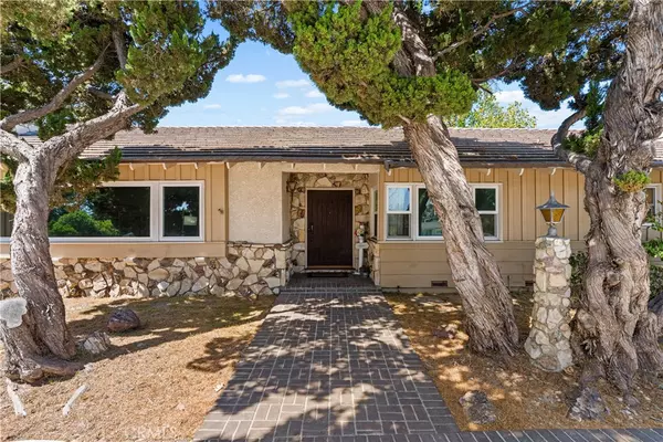 Granada Hills, CA 91344,11223 White Oak AVE