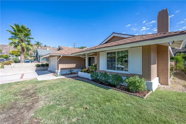 Canyon Country, CA 91351,27812 Rosamond DR