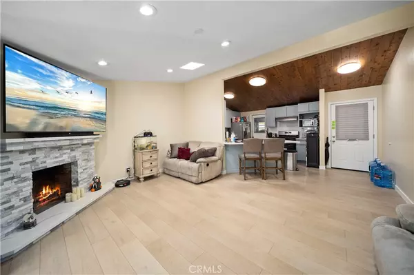 Canyon Country, CA 91351,27416 Dewdrop AVE