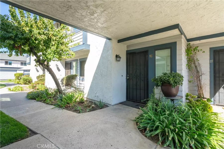 19221 Sherman WAY #18, Reseda, CA 91335