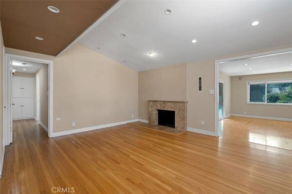 Winnetka, CA 91306,20216 Haynes ST