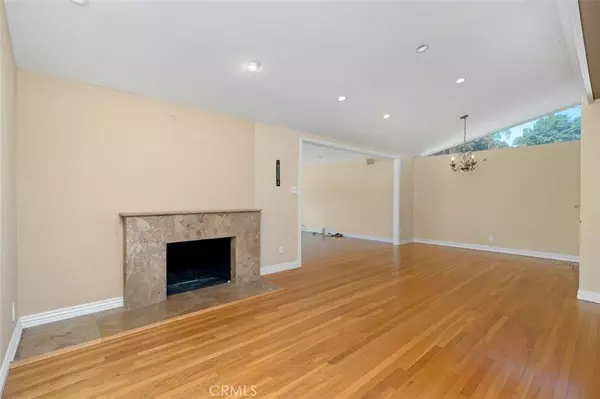 Winnetka, CA 91306,20216 Haynes ST