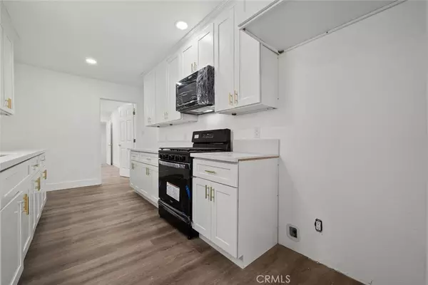 Inglewood, CA 90302,3932 W 64th ST