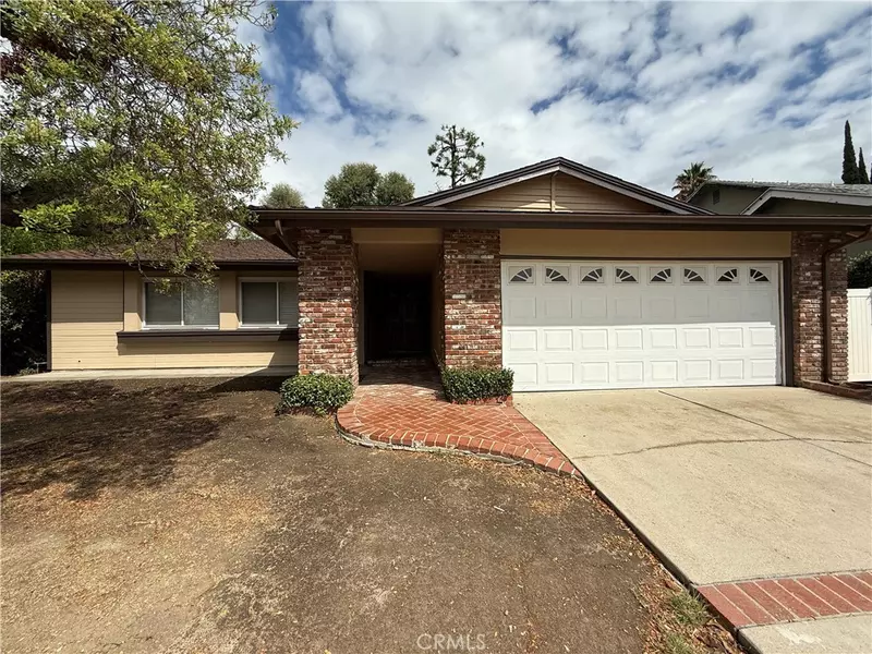 18801 LASSEN, Northridge, CA 91324