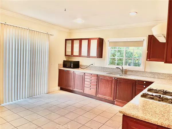 Reseda, CA 91335,6437 Enfield