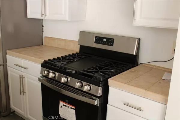 Tarzana, CA 91356,5700 Etiwanda AVE #216