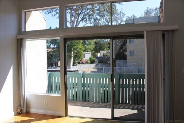 Tarzana, CA 91356,5700 Etiwanda AVE #216