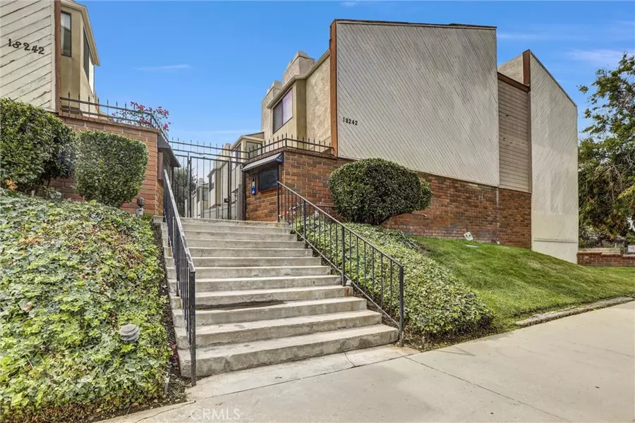 18242 Burbank BLVD #8, Tarzana, CA 91356