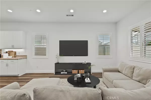 Saugus, CA 91350,18140 Luna WAY