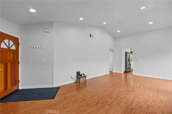 Saugus, CA 91390,22911 Banyan Place #241