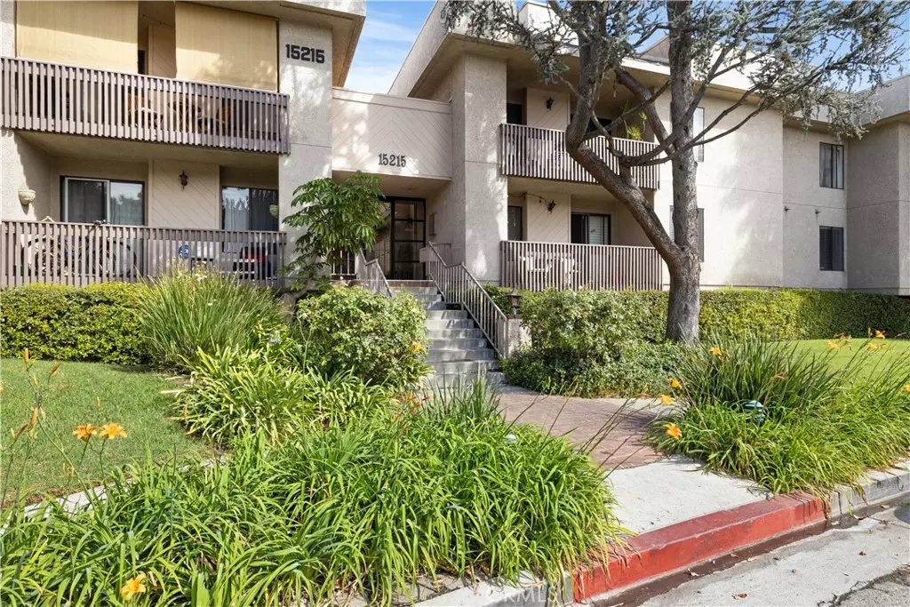 Sherman Oaks, CA 91403,15215 Magnolia BLVD #102