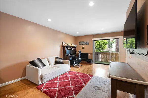 Sherman Oaks, CA 91403,15215 Magnolia BLVD #102