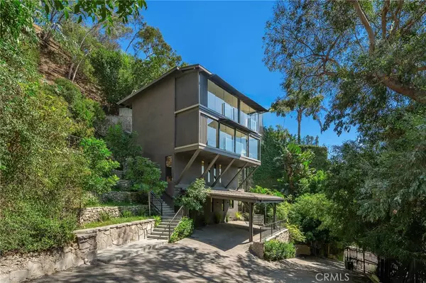 1782 Viewmont DR, Los Angeles, CA 90069