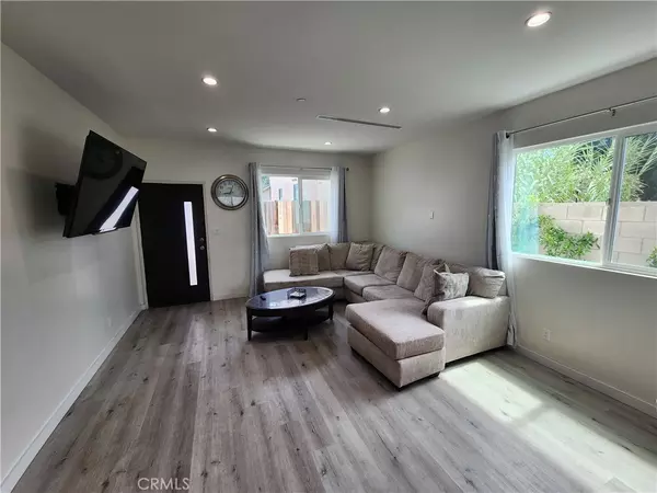 Sunland, CA 91040,10343 Jardine AVE