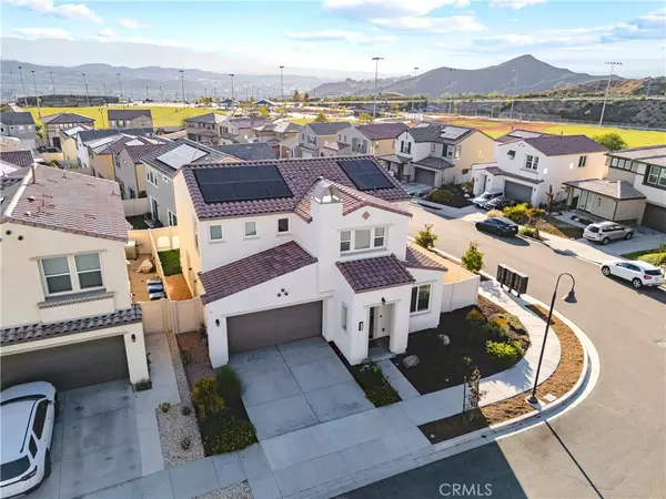 Saugus, CA 91350,18160 Meridian LN